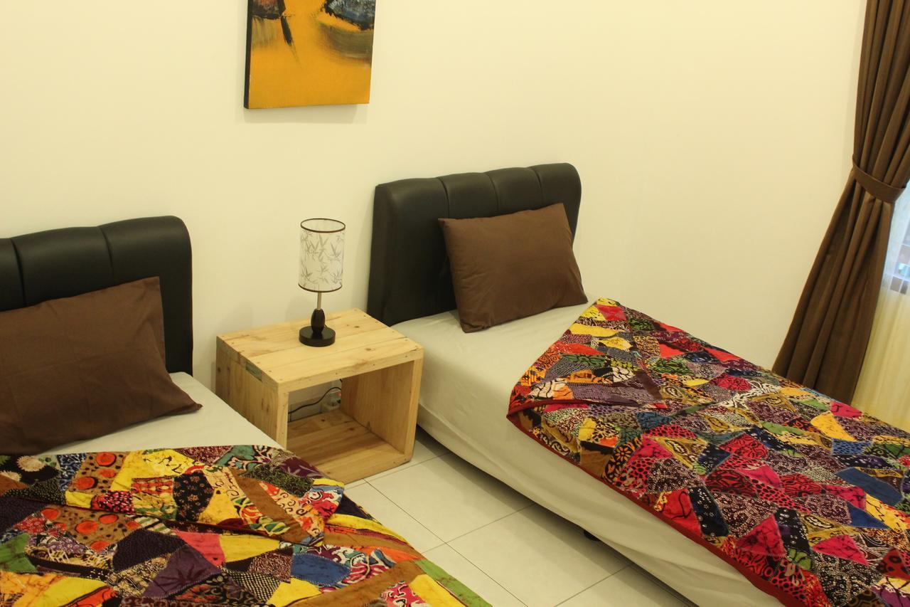 The Wayang Homestay Джокьякарта Экстерьер фото