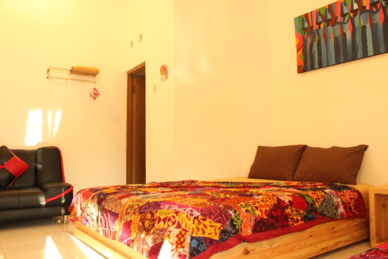 The Wayang Homestay Джокьякарта Экстерьер фото