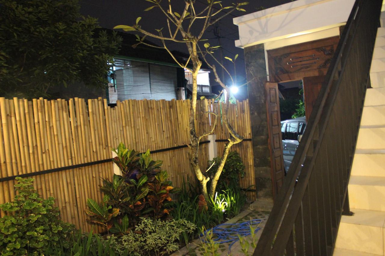 The Wayang Homestay Джокьякарта Экстерьер фото